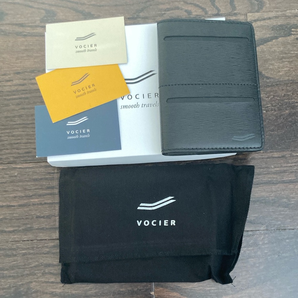 VOCIER Passport Holder AirTag ready 🔥🆕